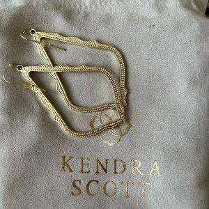 Kendra Scott Sophia drop earrings. Brand new never worn.